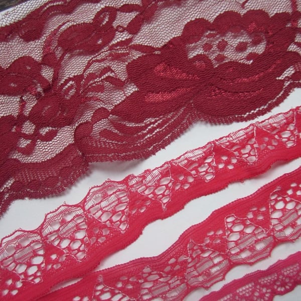 Mixed Red Lace Pack