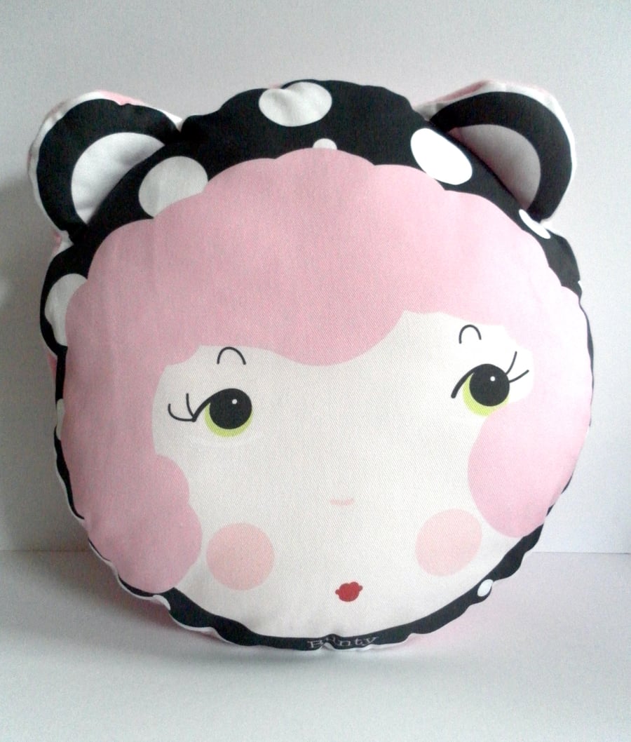 BUNTY HUG BLACK & DOTTY CUSHION