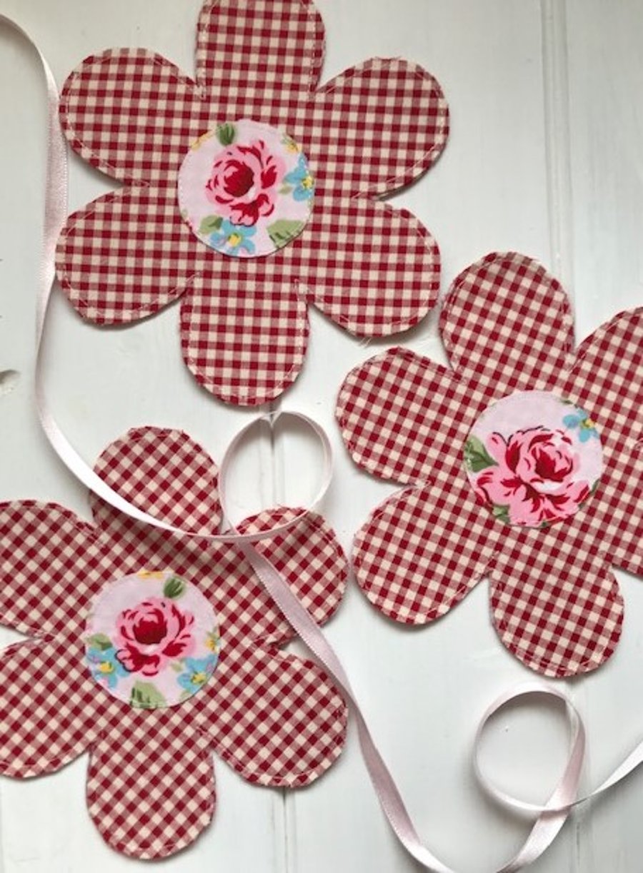 Gingham and pink roses floral garland bunting