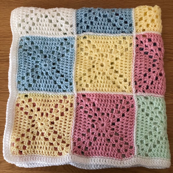 Crochet Blanket Made With Diagonal Cross Squares In Different Colours (R882)