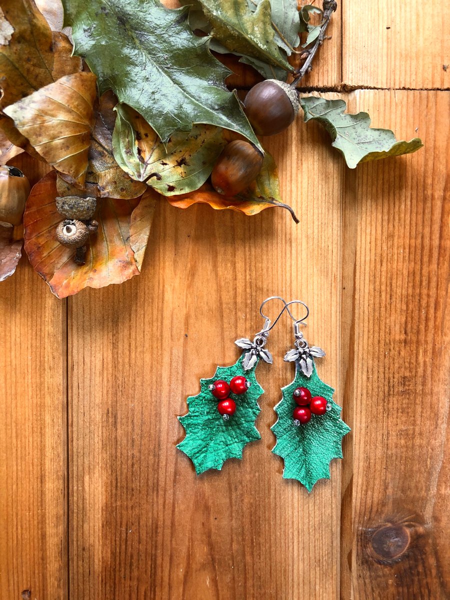 Holly leaf earrings