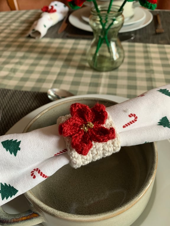 Napkin rings, Christmas poinsettia napkin rings. Set of two, Christmas table 