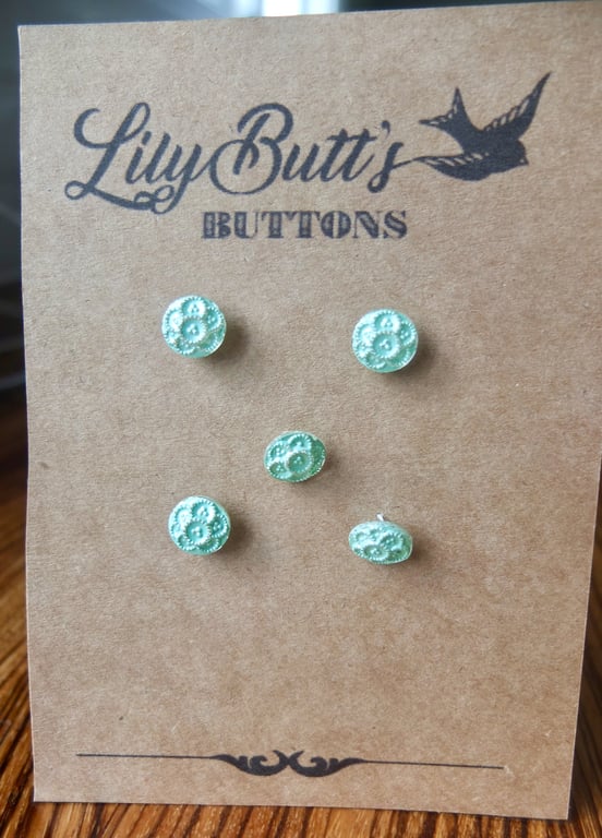 5 Vintage Minty Green Glass Flowery Buttons 12mm