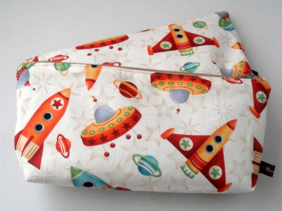 Children's wash bag in space ship fabric       