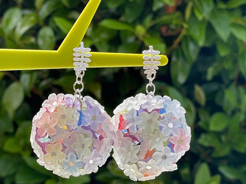 FLOWER LUCITE DROP EARRINGS kawaii cute spring colours pushback post silver plat