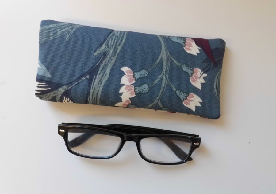Glasses case in print fabric