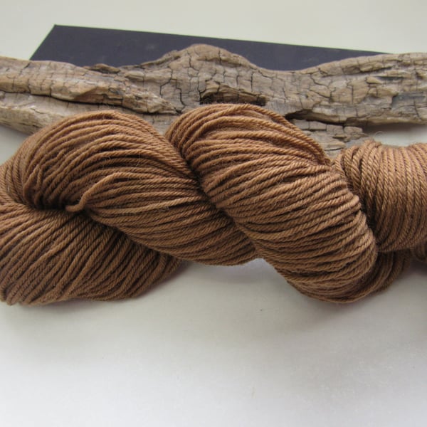 100g Dark Walnut Brown Dyed British BFL DK Wool Yarn