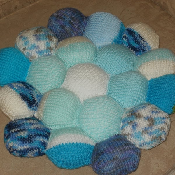 Patchwork stuffed cushion