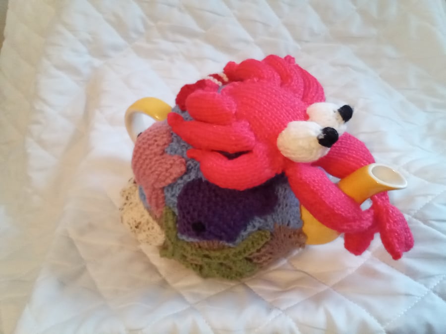 Beside the seaside tea cosy