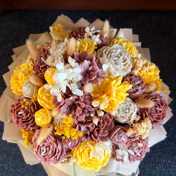  WARM ELEGANCE ( candle bouquet)