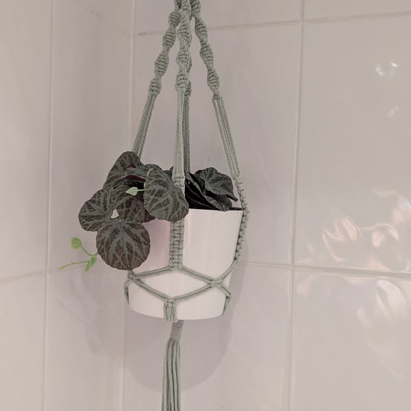 Short plant pot hanger - sage green
