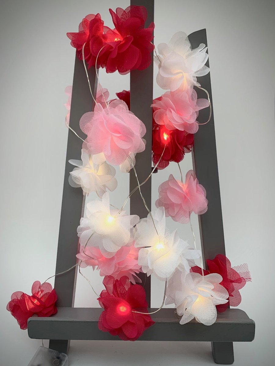 20 chiffon flower Fairy Lights - in fuchsia, pink and white.