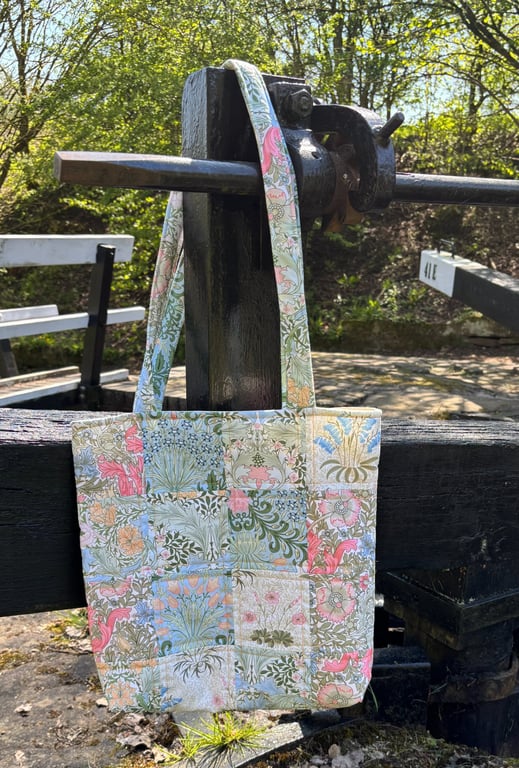 Simply Natures Flowers Tote Bag.