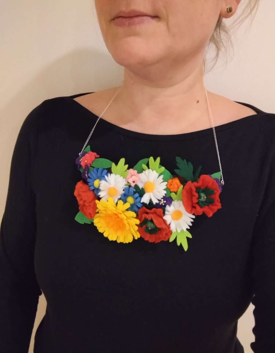 ''Summer Meadow'' Felt floral neckless
