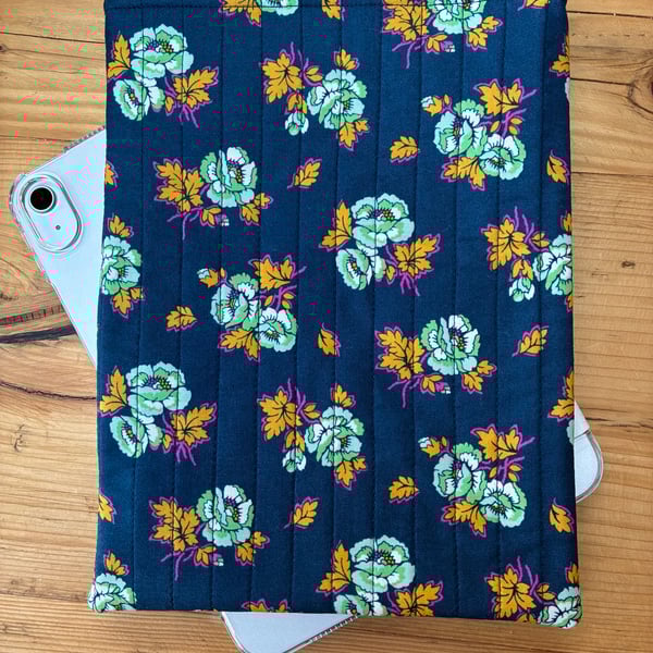 Floral Print On A Navy Background Quilted I-Pad Sleeve