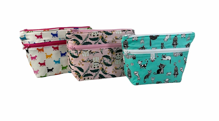 Cosmetics bag with cat print and 2 pockets, makeup pouch, water resistant case, 