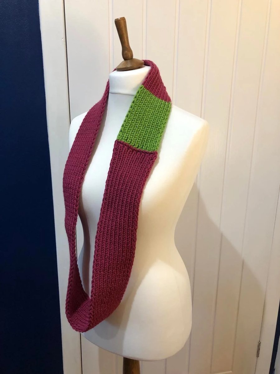 Scarf Looped Pink and Lime chunky acrylic handknitted 4" wide and 60" long
