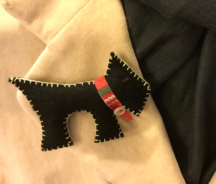 Scottie Dog Brooch with tartan collar Seconds Sunday