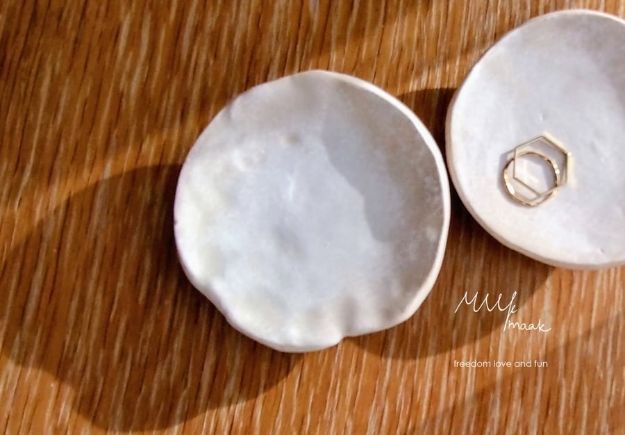 Tiny Snowfall Ring Dish B