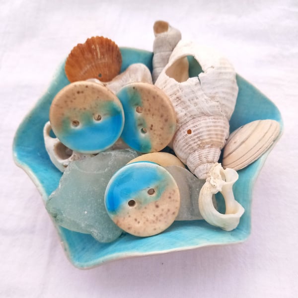 Sea and sand buttons, Beige speckle and turquoise ceramic buttons. 