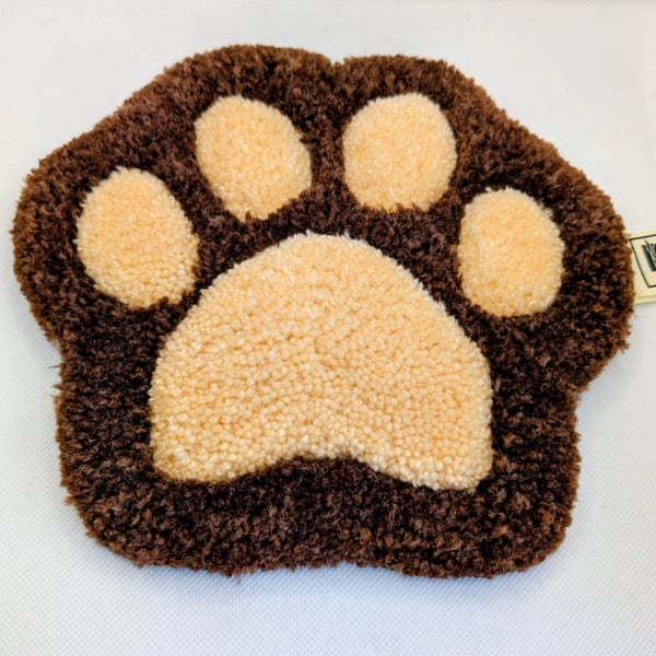 Dog paw mini rug for all animal lovers 