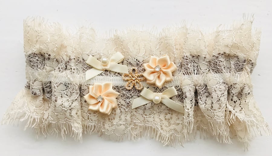CAROLINA Coffee and Cream Wedding Garter