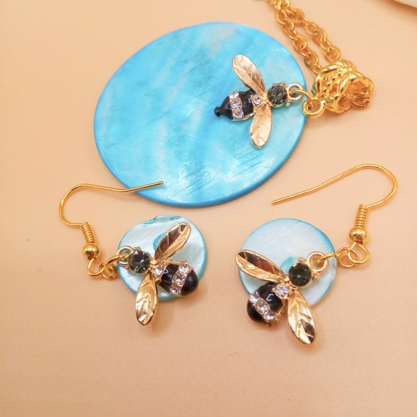 Beautiful Bundle, Turquoise Mother of Pearl and Golden Bee Pendant & Earrings