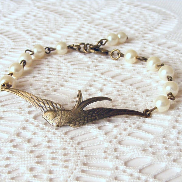 Beaded Bracelet with Bird Connector and Pearls