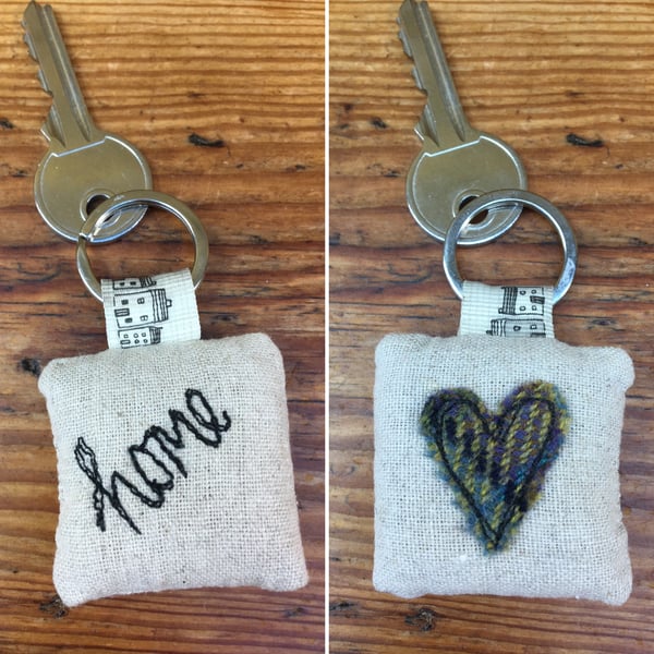 Home keyring - Tweed heart - Embroidered linen & lavender