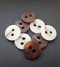 30mm (48L) 1 & 2 10" polyester horn button - Image 2