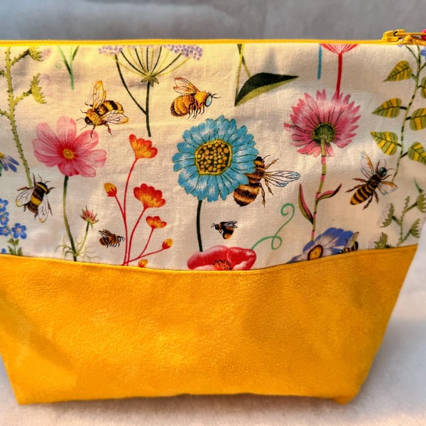 Honey bees flower meadow - Large zipped pouch for toiletries, cosmetics etc...