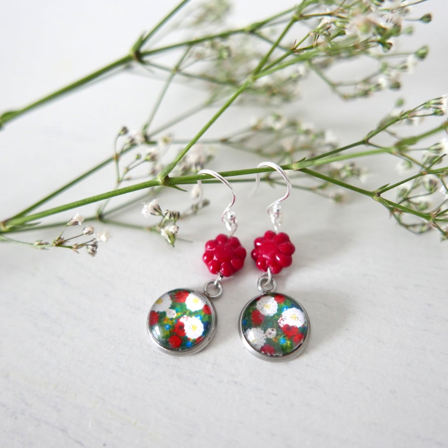 Red and Green Dangle Earrings, Floral Art Jewellery, Classic Christmas Colour 