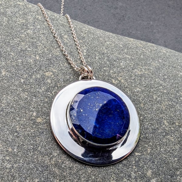 Lapis Lazuli Pendant Sterling Silver Round