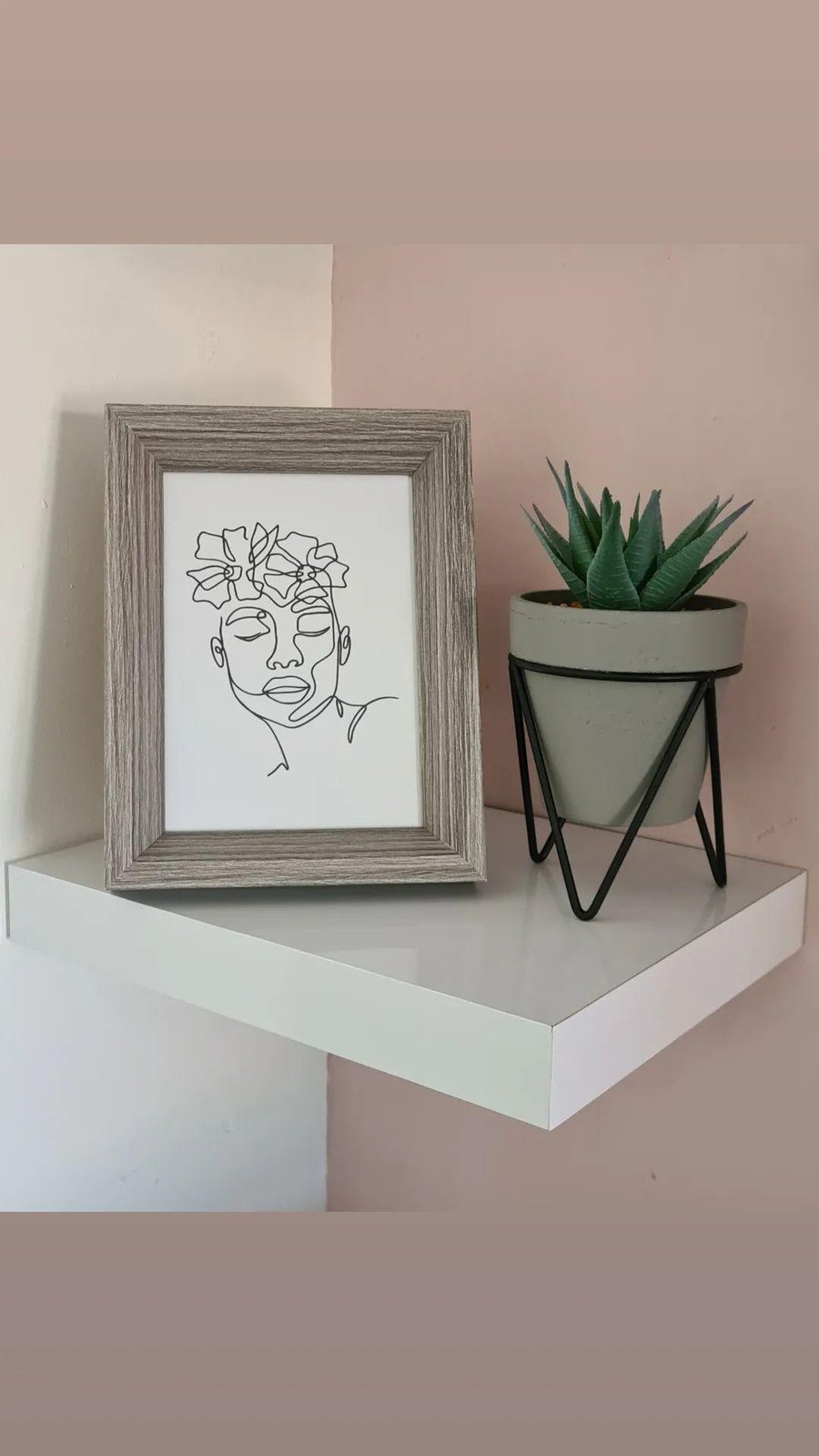 Minimalist portrait framed picture - female face - continuous line drawing