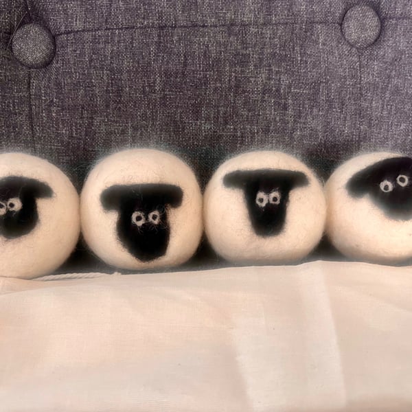 100% wool handmade tumble dryer balls 