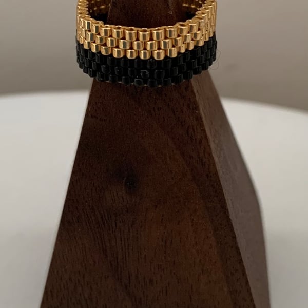 Elegant two colour beaded ring