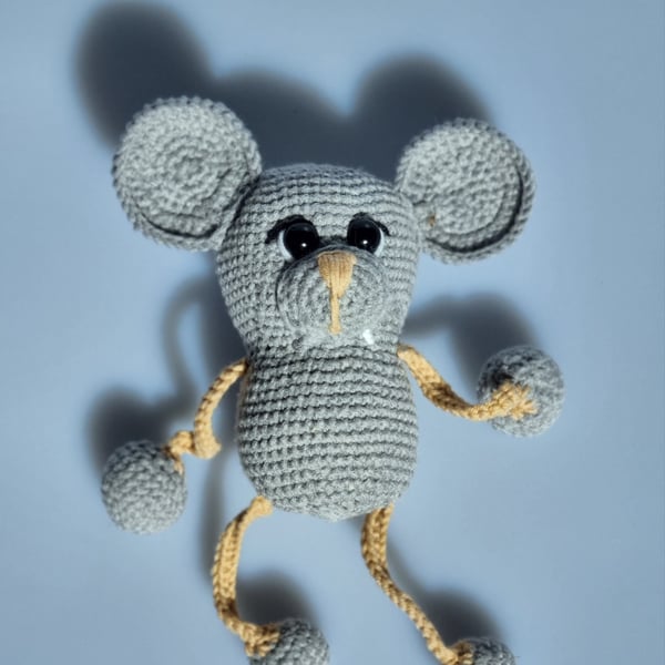Crochet rattle mouse