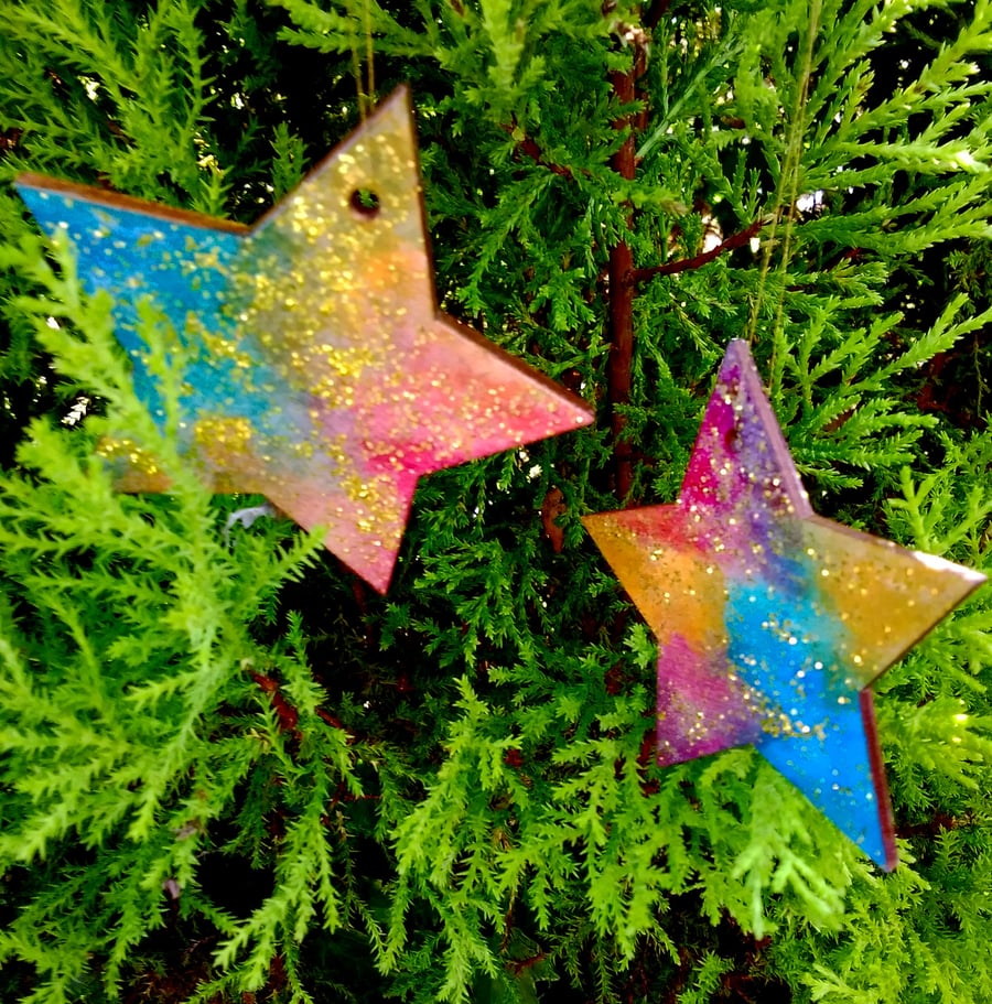 2 Handpainted wooden stars