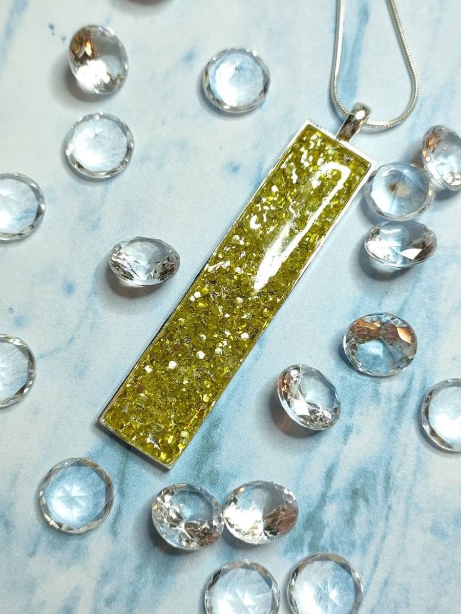 Fabulous Long Glitter Pendant