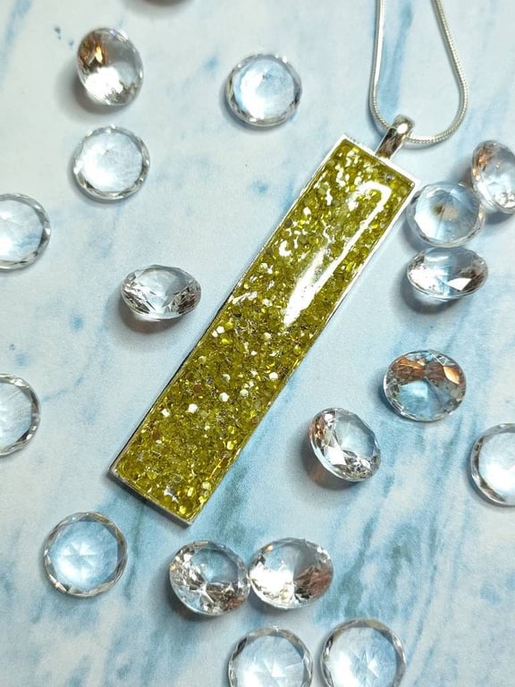 Fabulous Long Glitter Pendant