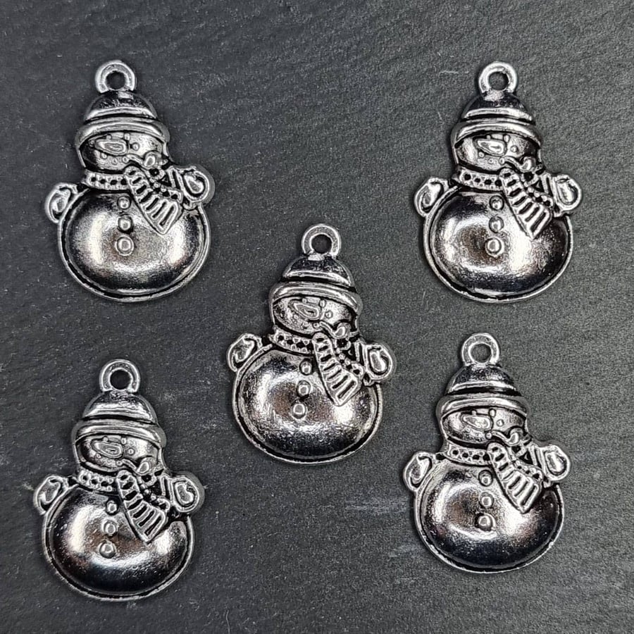 5 Antique silver tone snowman charms