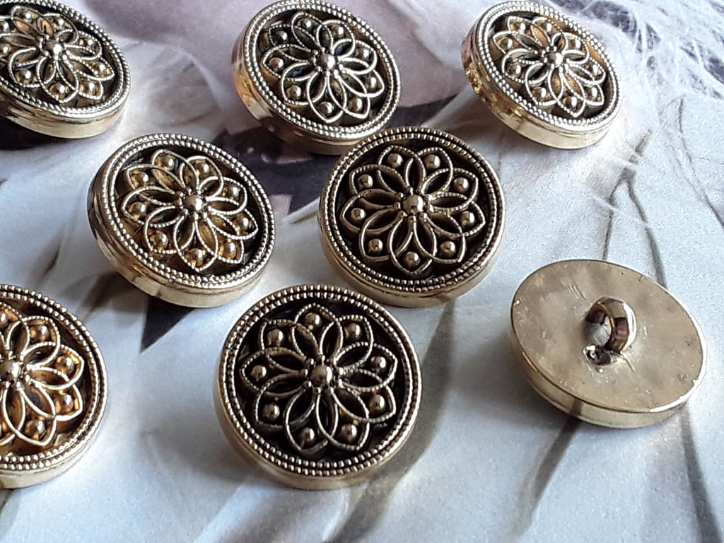 18mm 28L Antique GOLD Buttons from France