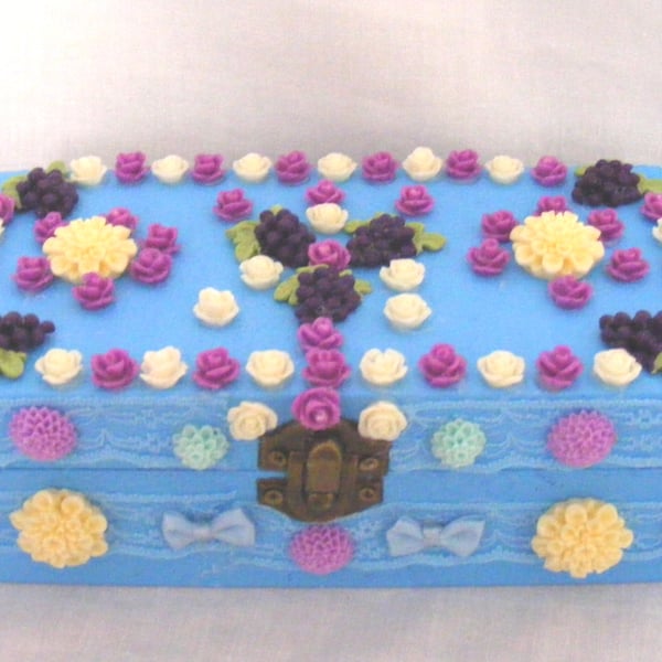 Flower and lace jewellery or memory box.