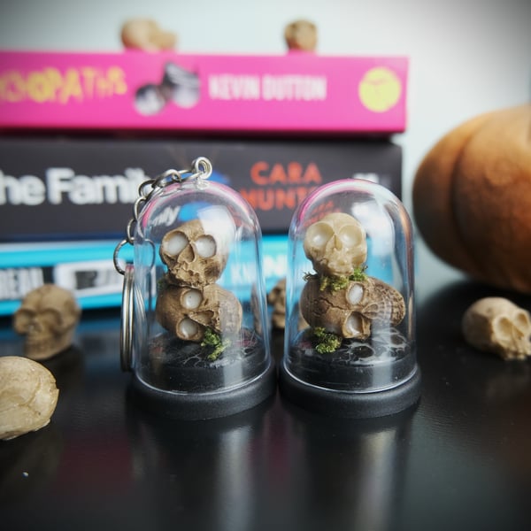 Miniature Skull Bell Jar (Glow in the dark) 