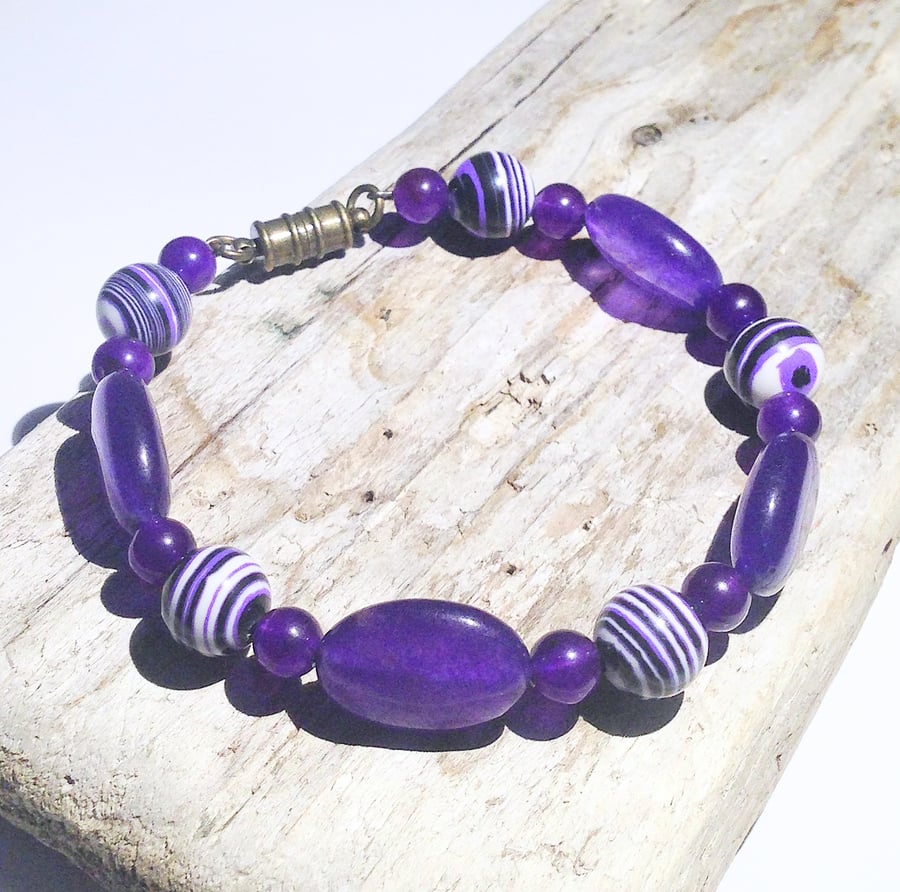 Purple Amethyst and Agate Gemstone Bead Bracelet - UK Free Post