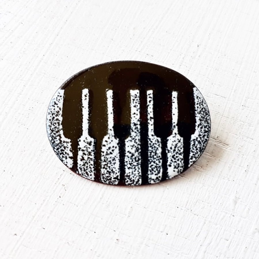 Piano Keys Brooch - Oval Brooch with Keyboard Design in Black & White Enamels