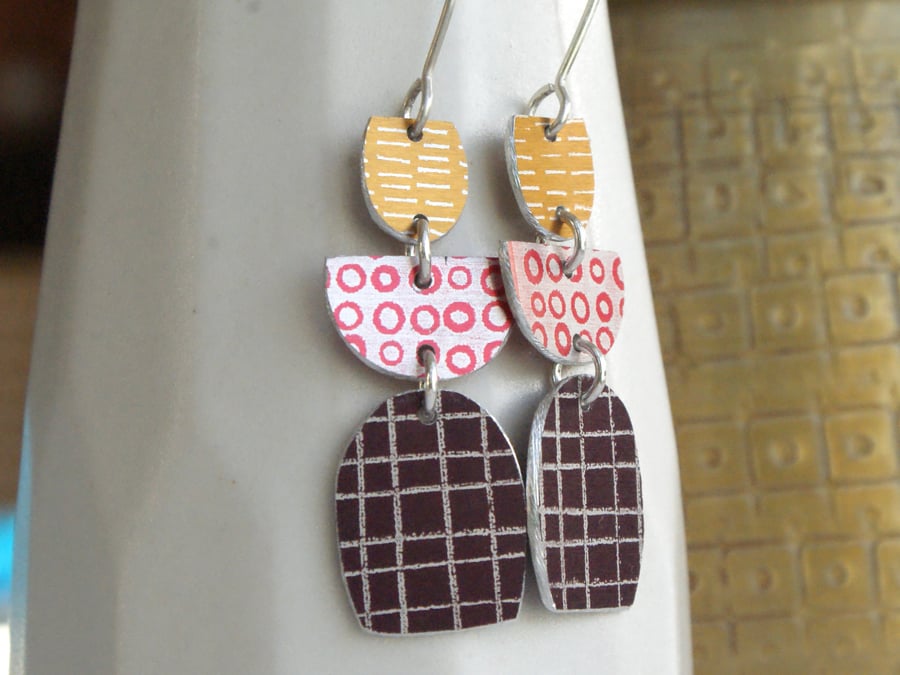 Colour pop dangle earrings - dark red & mustard