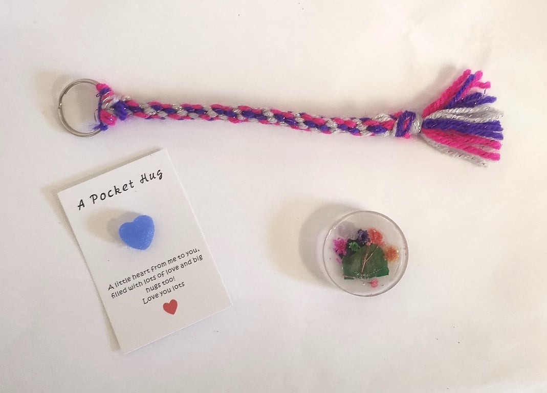 Handmade 3 in 1 teacher gift kumihimo braided keyring,fridge magnet & pocket hug