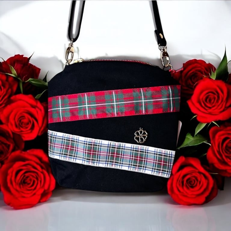 Small bag with tartan ribbon