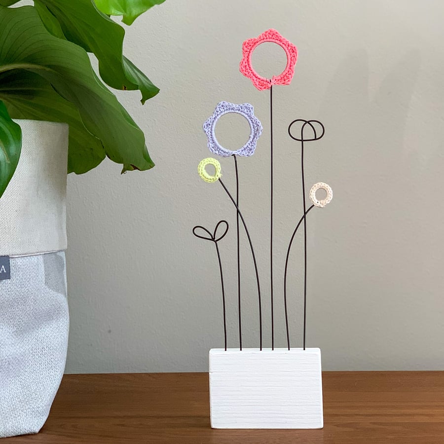 Letterbox Wire & Crochet Flowers - Pink and Lilac